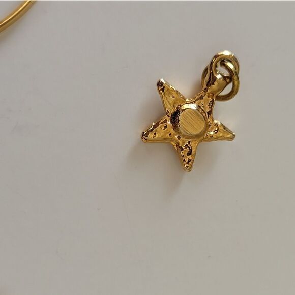 Charms 𝅺Bundle of Gold Tone Charms #0034 - Picture 10 of 13